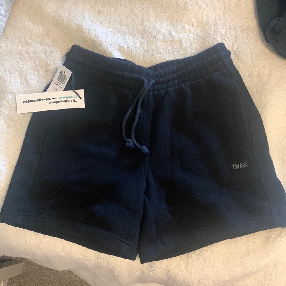 Black Cozy BF 5” shorts
